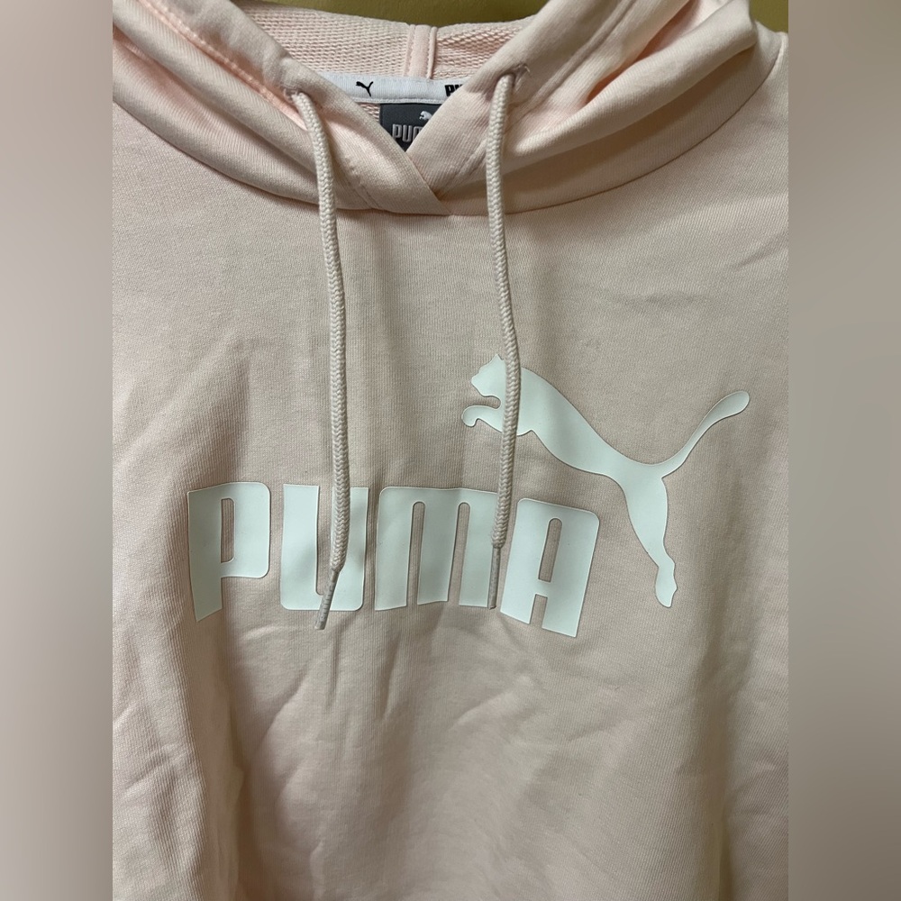 PUMA Women's Rosewater Pink and White Essentials Cropped Hoodie NWT - Picture 2 of 9